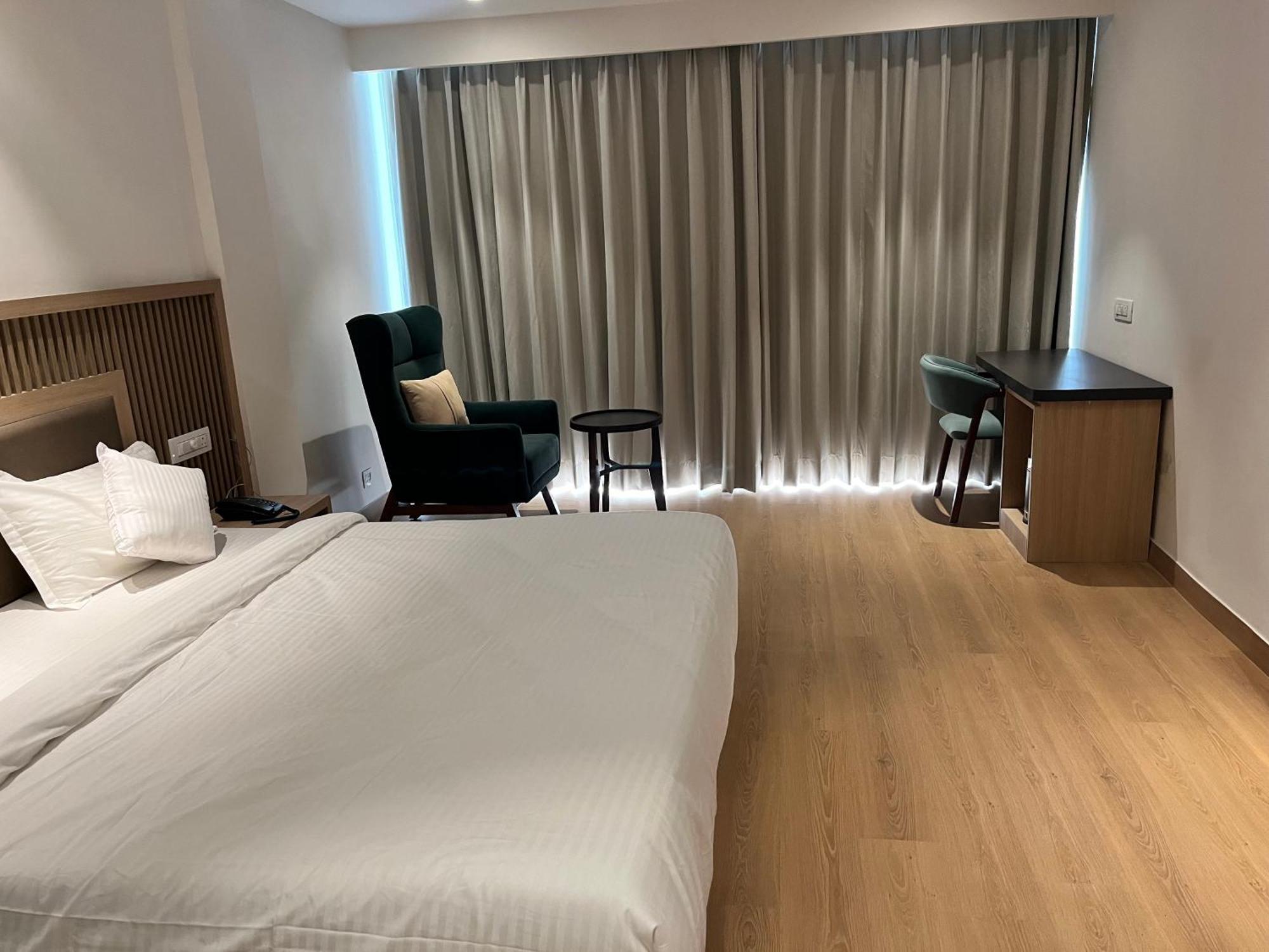 Hotel Celebrations Zirakpur Екстер'єр фото