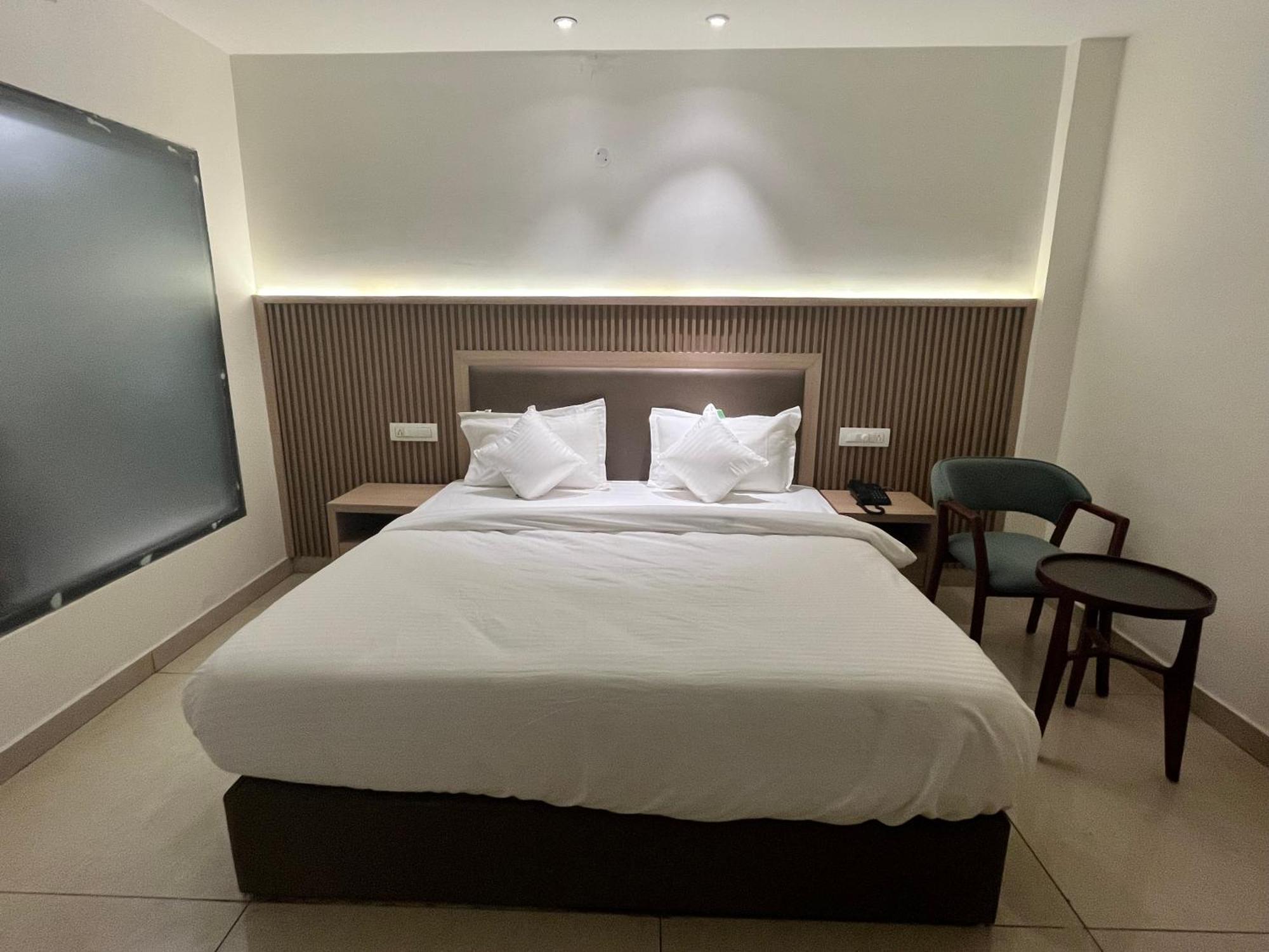 Hotel Celebrations Zirakpur Екстер'єр фото