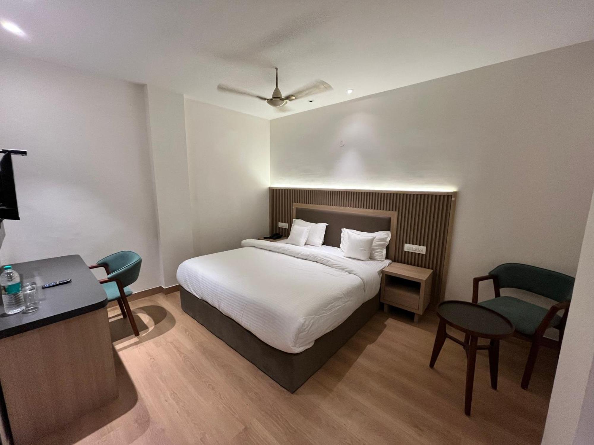 Hotel Celebrations Zirakpur Екстер'єр фото